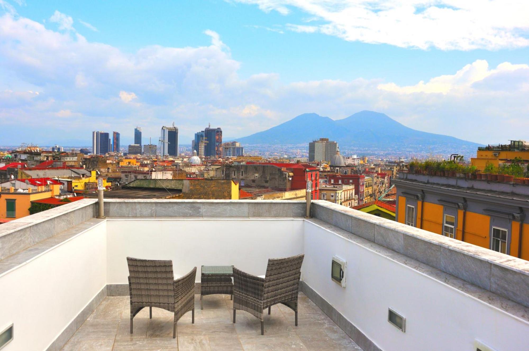 Palazzo Settembrini 49 Aparthotel Naples Exterior photo